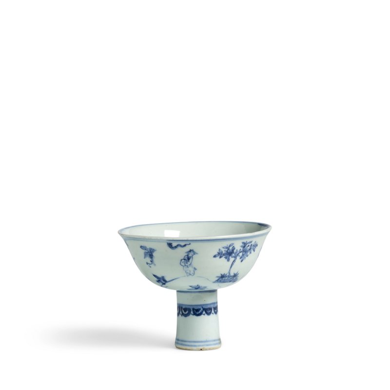 明成化/弘治初期 珍稀青花人物故事圖高足碗 | A RARE BLUE AND WHITE 'IMMORTALS' STEM BOWL - 图5