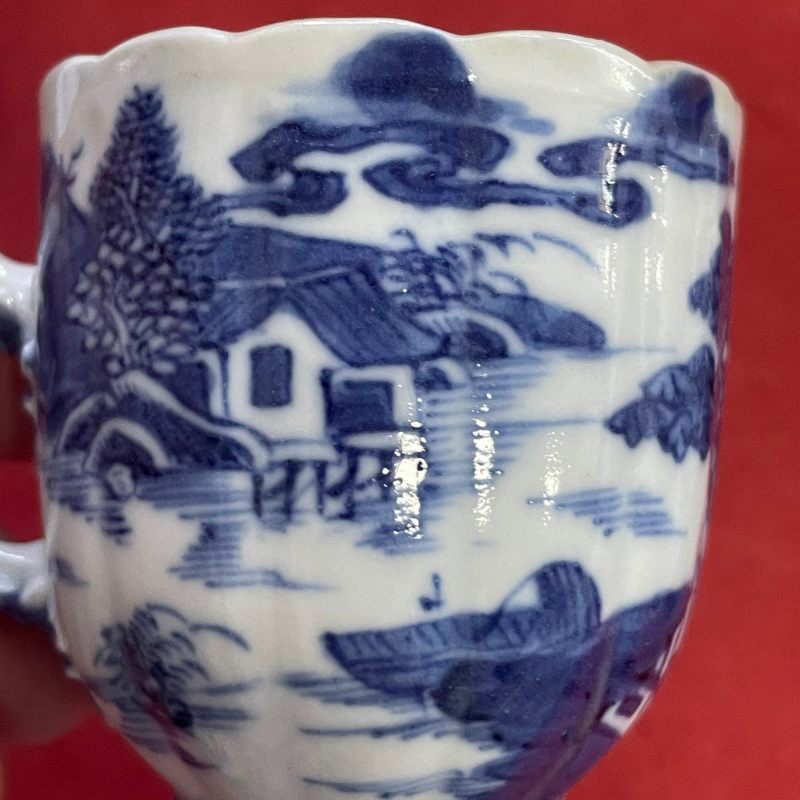 清乾隆 青花山水楼阁图杯 碟 壶一套 - 图21