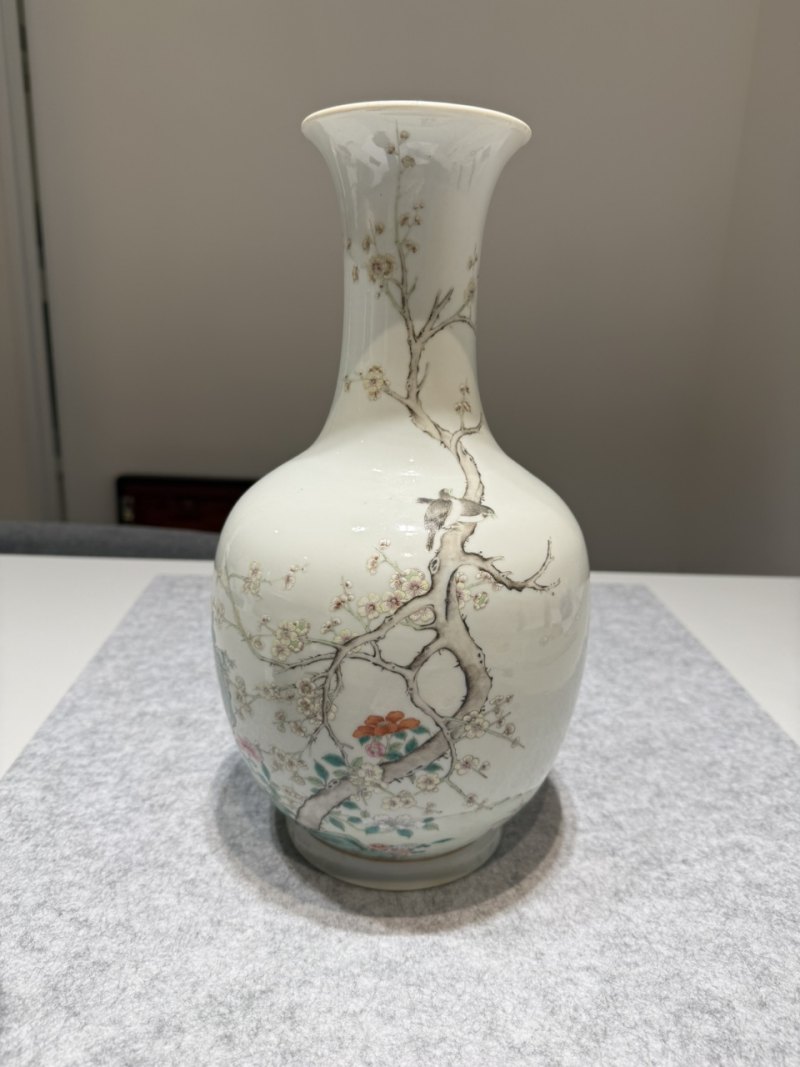 清 “退思齋”款粉彩喜上眉梢圖長頸瓶 - 图2