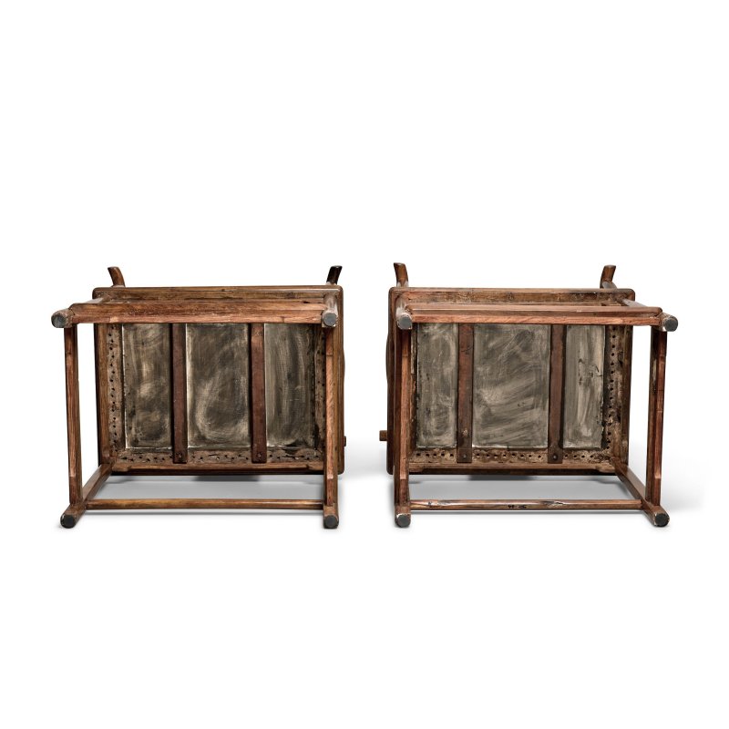 十九世紀 黃花梨四出頭官帽椅成對 | A PAIR OF HUANGHUALI YOKEBACK ARMCHAIRS, GUANMAOYI - 图5