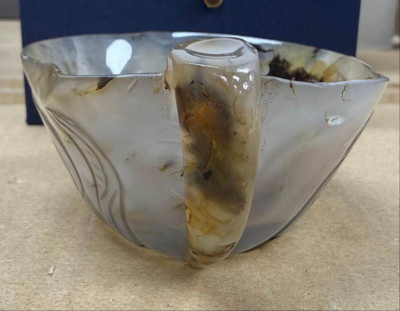 明 瑪瑙雕桃紋桃形杯 - 图5