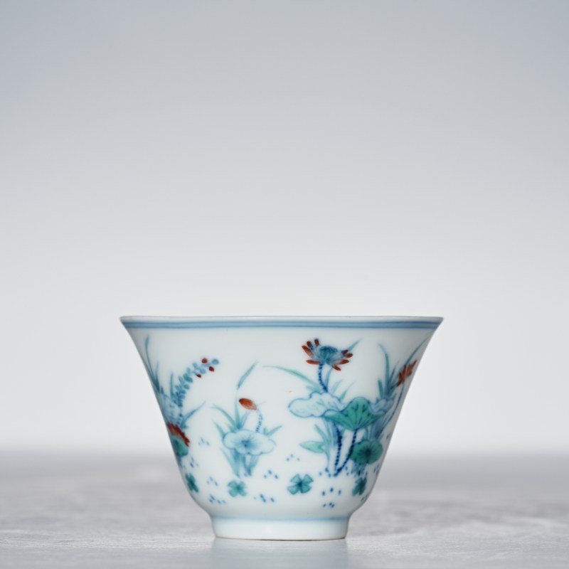 清康熙 斗彩荷塘清趣纹杯 - 图3