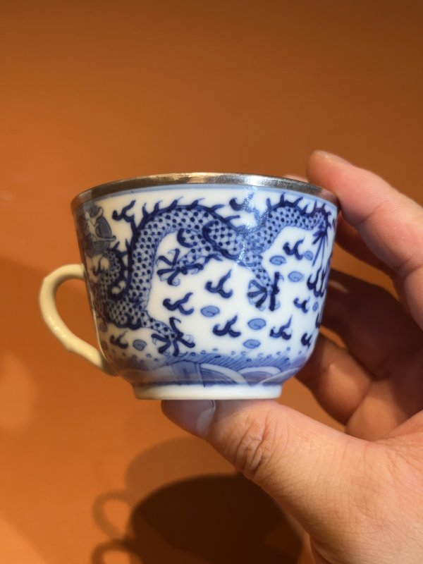 民国 青花双龙赶珠纹把杯 - 图4