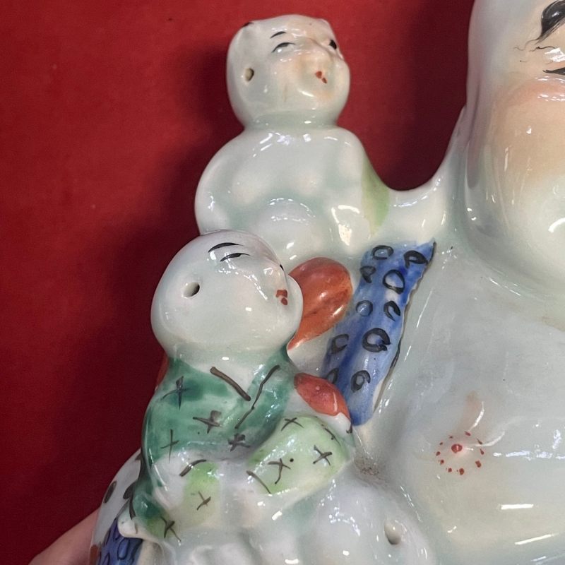 民国 粉彩童子戏弥勒像 - 图10