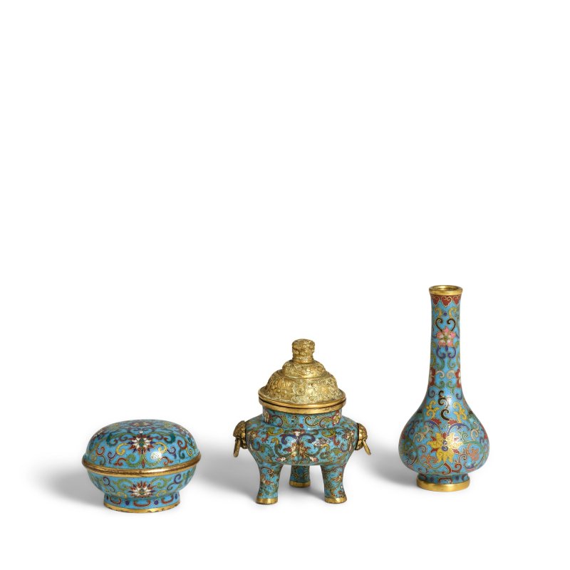 掐絲琺琅纏枝蓮紋爐瓶盒香具三式 | A THREE-PIECE CLOISONNÉ ENAMEL 'LOTUS' INCENSE SET - 图7
