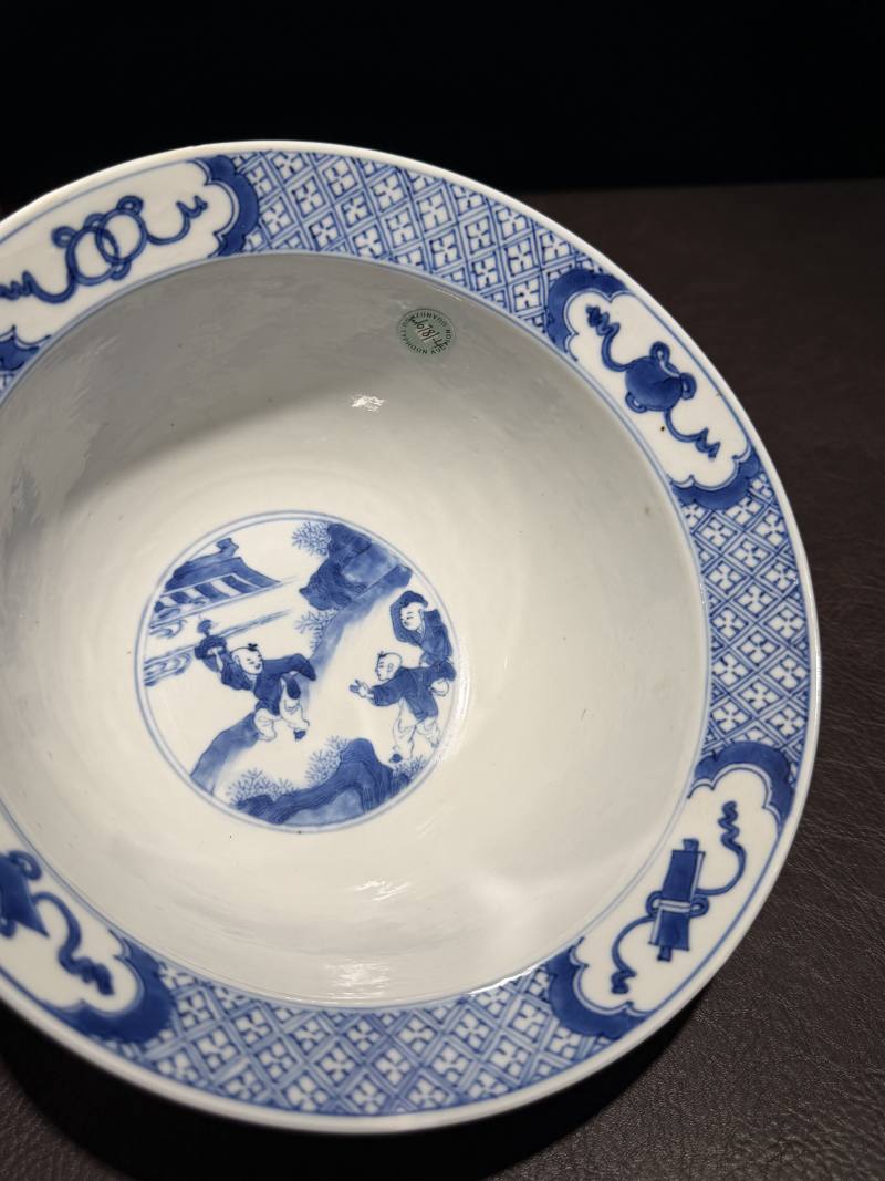 清康熙 青花人物图大碗 - 图10