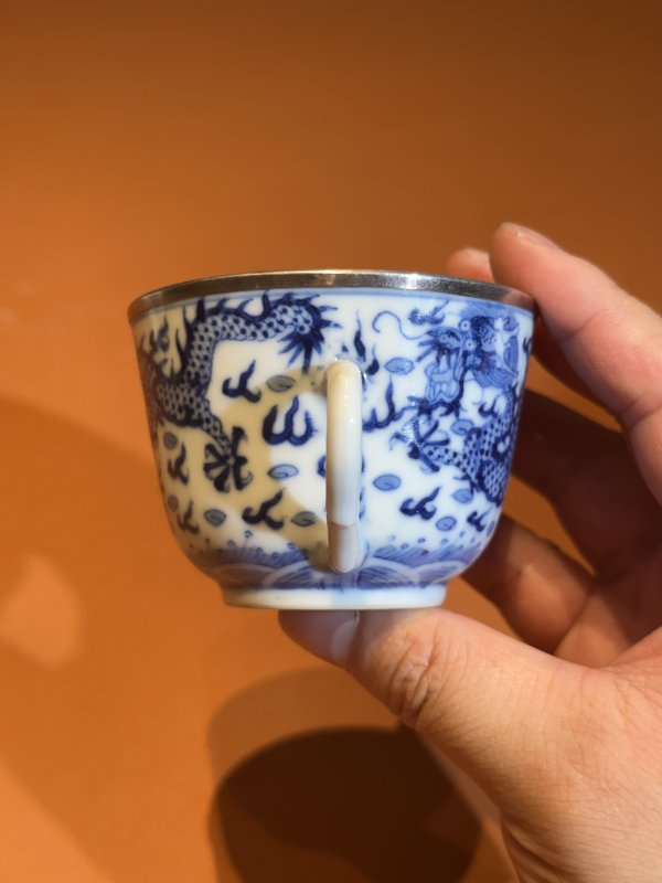 民国 青花双龙赶珠纹把杯 - 图7
