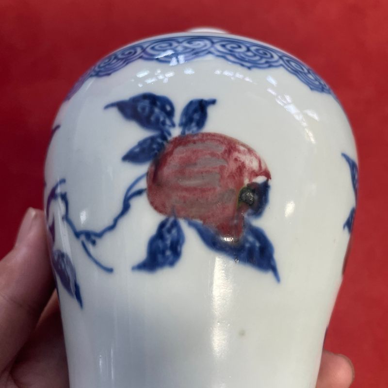 清雍正 青花釉里红三多纹梅瓶 - 图11
