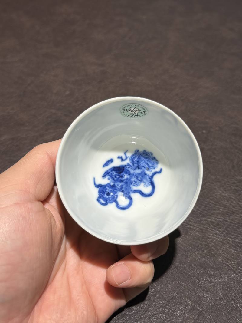 清道光 青花狮子绣球盖杯 - 图9