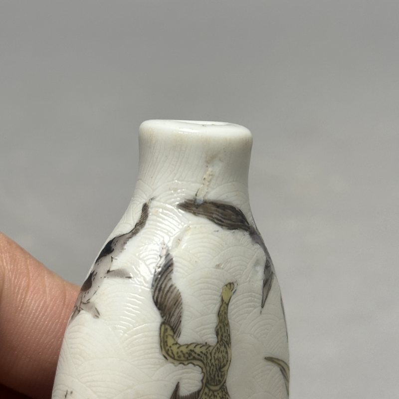 清晚期 粉彩轧道海八怪鼻烟壶 - 图7