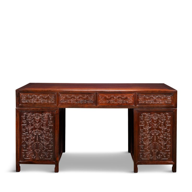 清 十八/十九世紀 紫檀雕福慶有餘紋字台 | A FINE AND ELEGANT ZITAN CABINET DESK - 图10