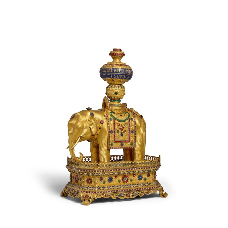 清乾隆/嘉慶 銅鎏金嵌料石太平有象托架 | A MAGNIFICENT GILT COPPER ALLOY GLASS-EMBELLISHED ELEPHANT STAND - 图1