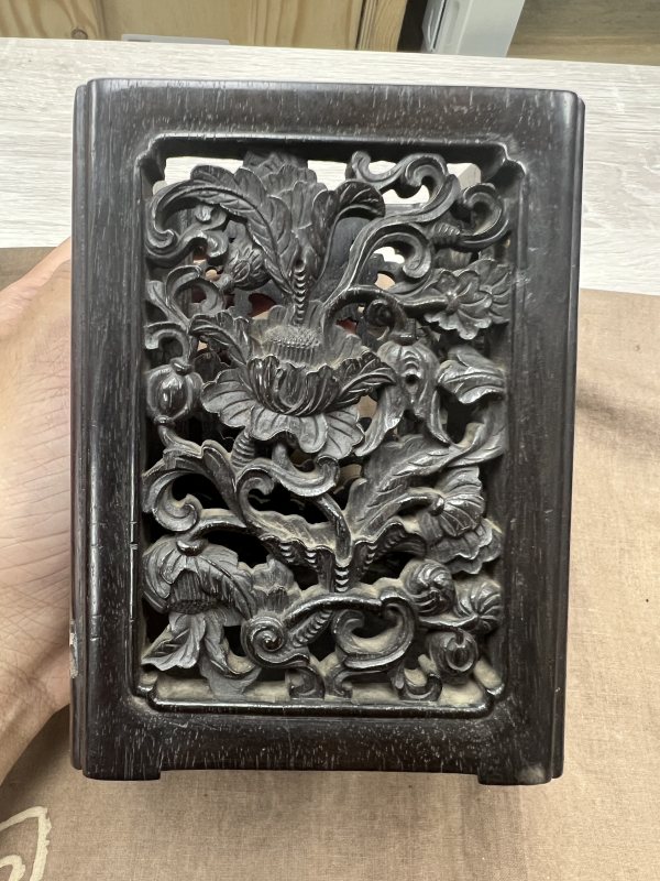 清 紫檀透雕寶相花紋方形筆筒 - 图4
