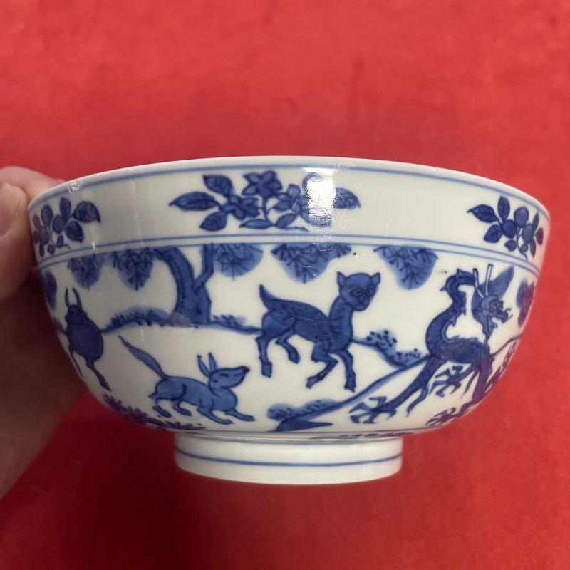 明万历 青花山海经瑞兽纹碗 - 图11
