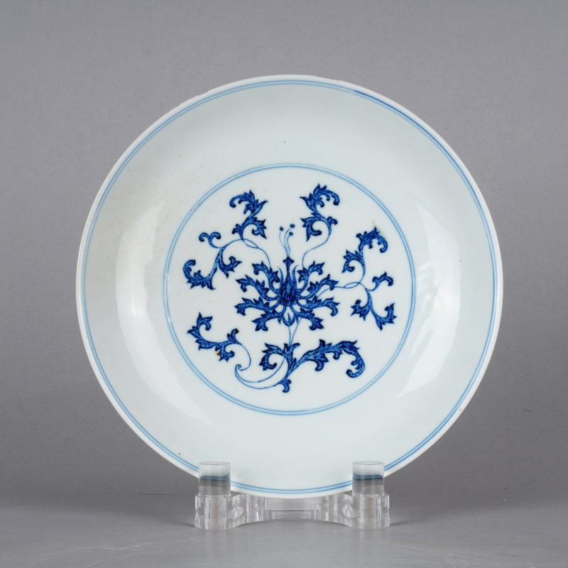 清雍正 青花缠枝宝相花纹盘