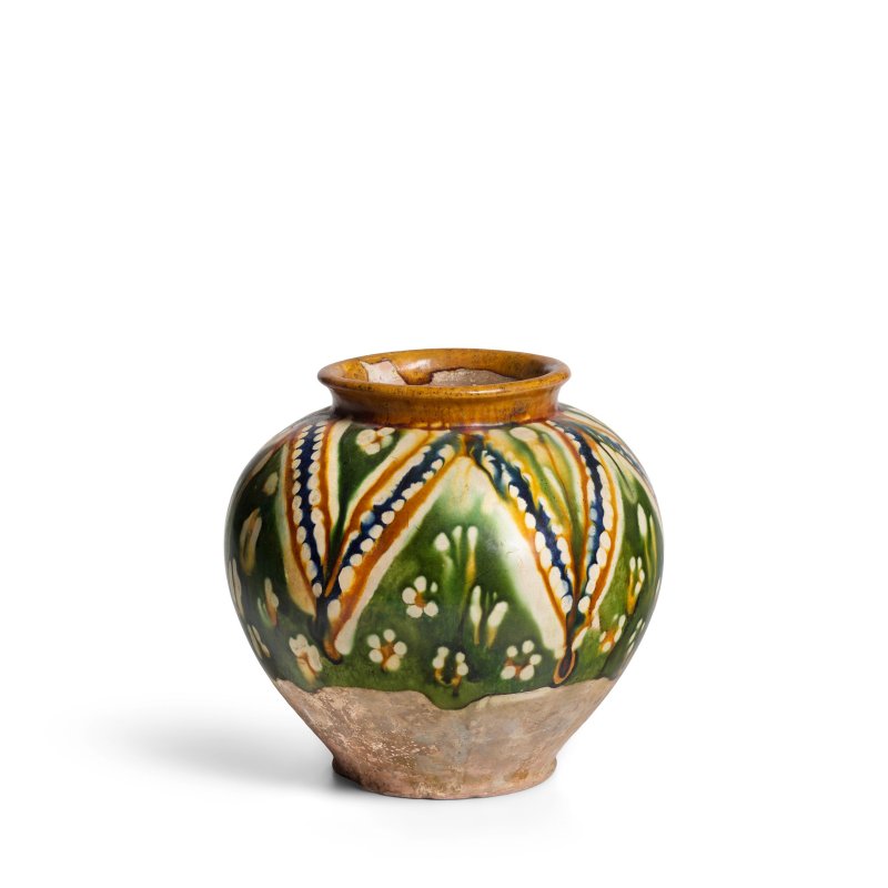 唐 加藍三彩陶萬年罐 | A SANCAI AND BLUE-GLAZED GLOBULAR JAR - 图6