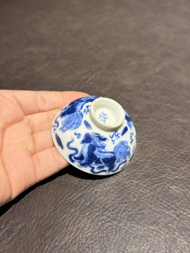 清道光 青花狮子绣球盖杯 - 图2