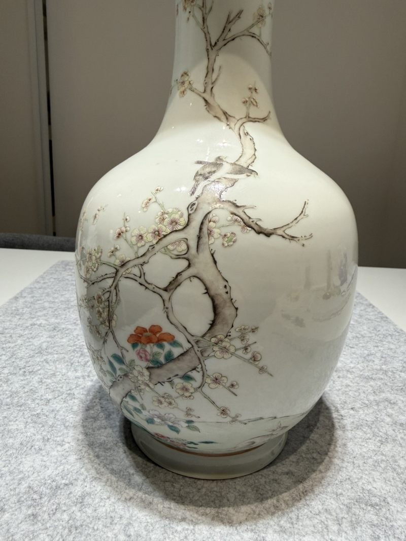清 “退思齋”款粉彩喜上眉梢圖長頸瓶 - 图3