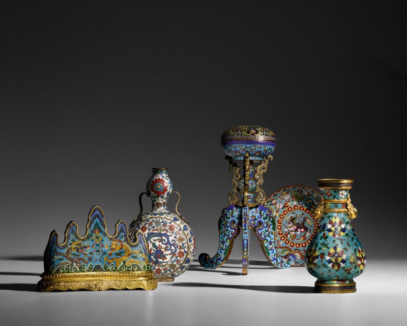 十五/十六世紀 掐絲琺瑯纏枝蓮紋鋪首耳壺 | A CLOISONNÉ ENAMEL 'LOTUS' PEAR-SHAPED VASE - 图2