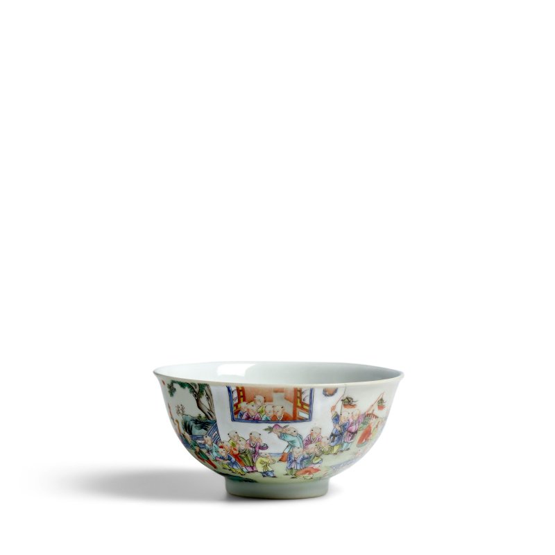 清嘉慶 「大清嘉慶年製」 紅款 粉彩百子圖碗 | A FAMILLE-ROSE 'HUNDRED BOYS' BOWL - 图5