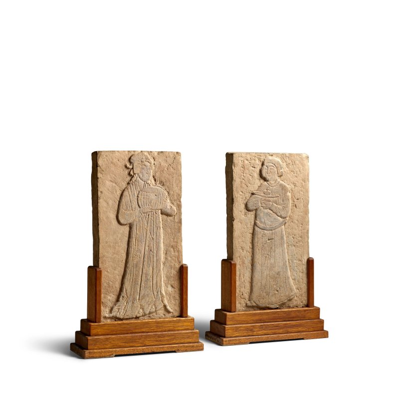 宋 侍女侍從陶磚成對 | A PAIR OF MOLDED 'ATTENDANT' POTTERY PANELS - 图3