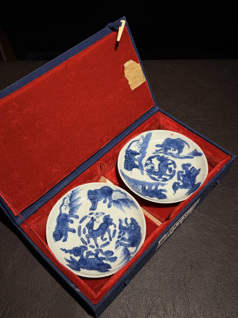 清顺治 青花瑞兽纹盘一对 - 图2