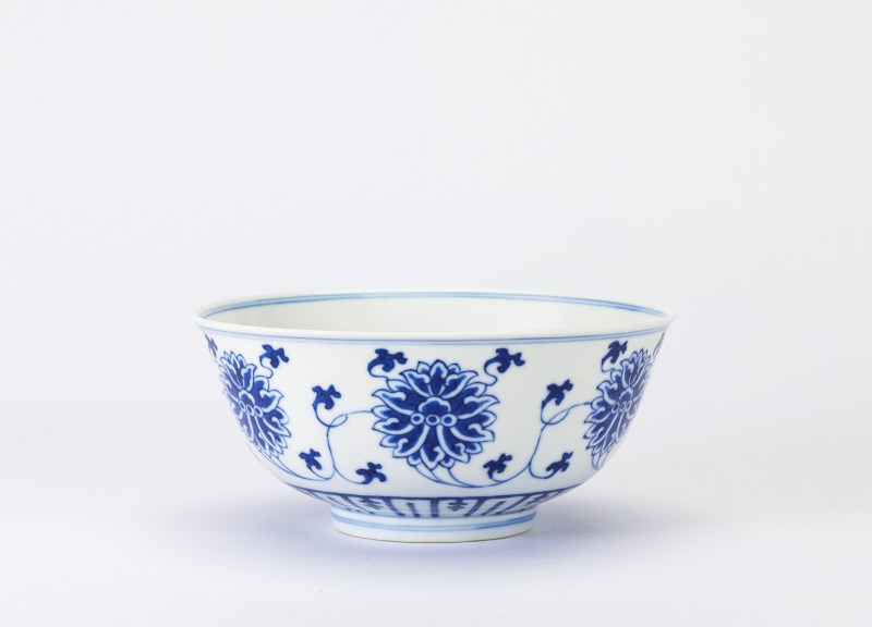 清同治 青花纏枝蓮紋碗 - 图1