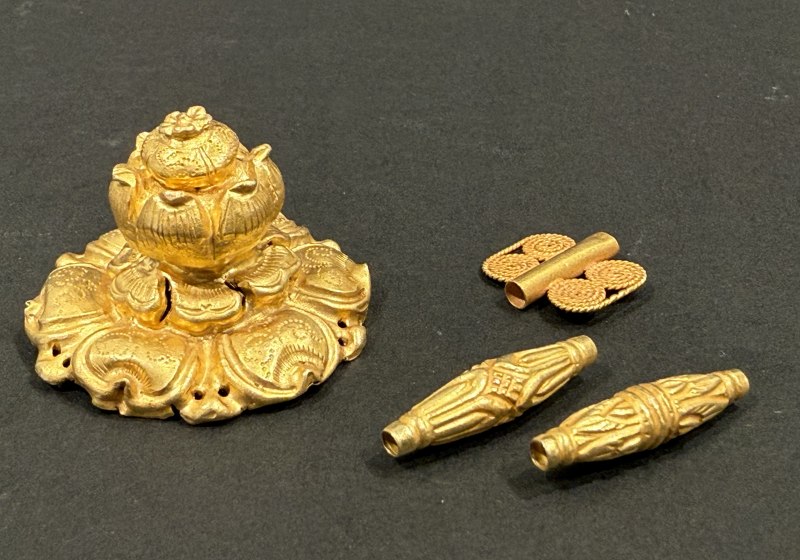 金質帽頂、珠子一對、配飾一組四件 - 图2