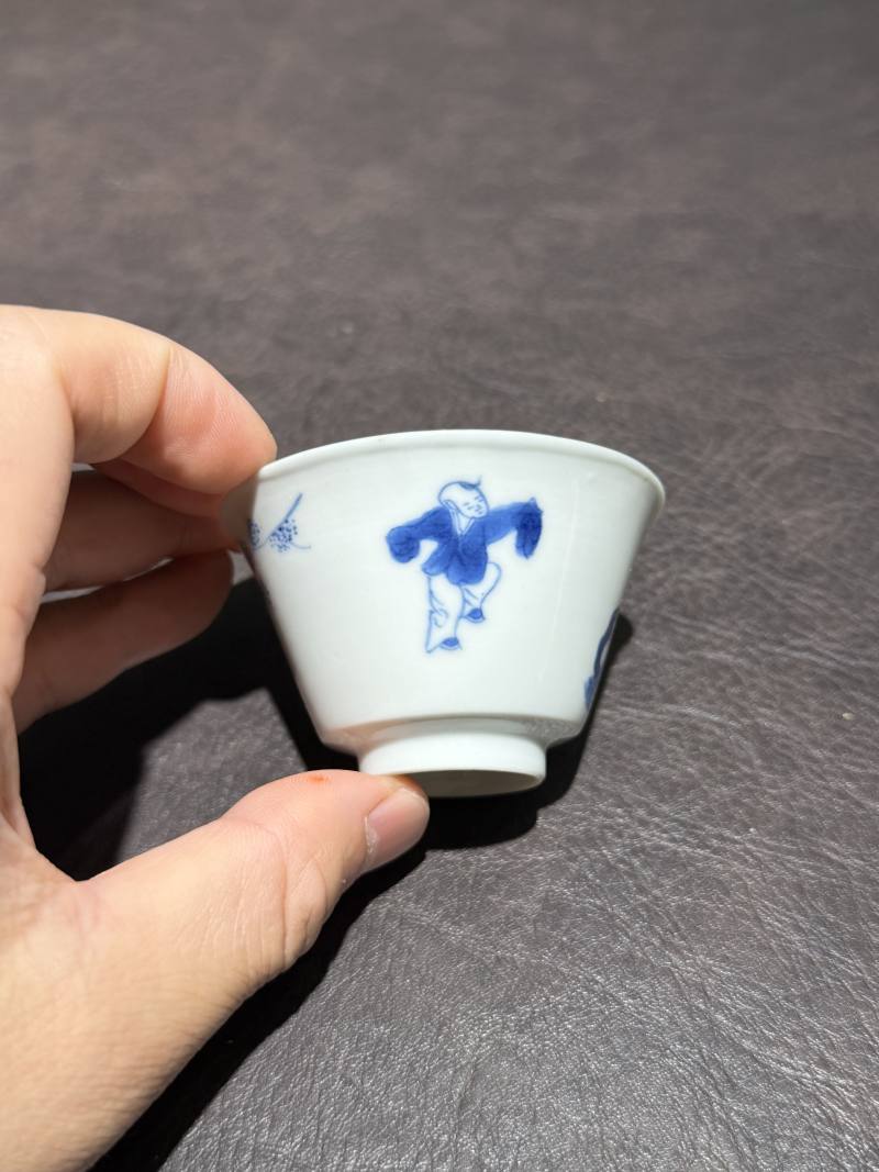 清康熙 青花三娘教子图杯 - 图3
