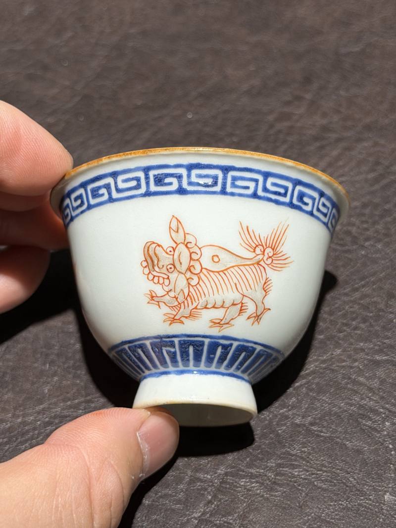 清乾隆 粉彩三狮纹杯 - 图4