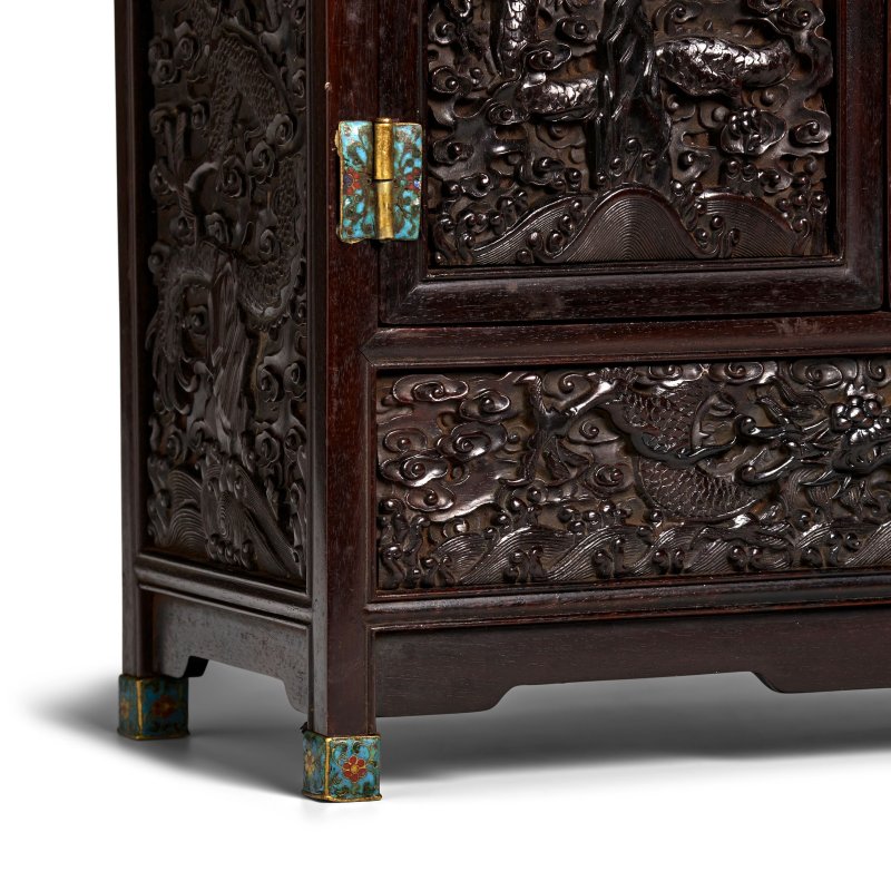 十八/十九世紀 紫檀雕雲龍紋袖珍頂箱櫃 | A MINIATURE ZITAN COMPOUND CABINET AND HAT CHEST, DINGXIANGGUI - 图8
