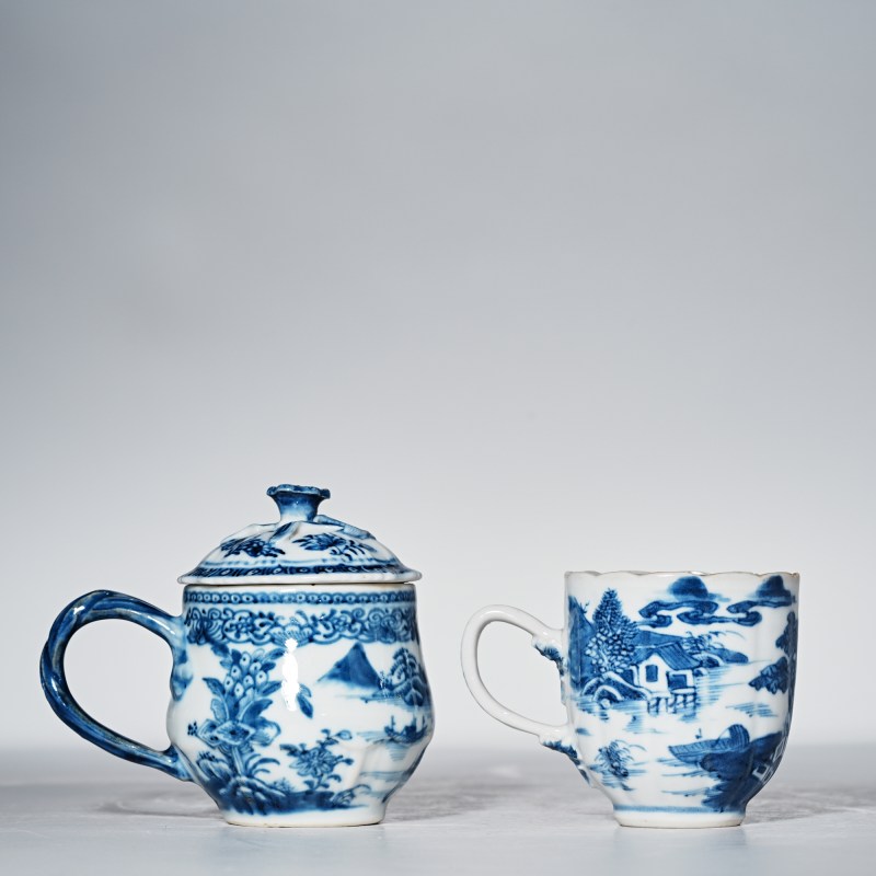 清乾隆 青花山水楼阁图杯 碟 壶一套 - 图4