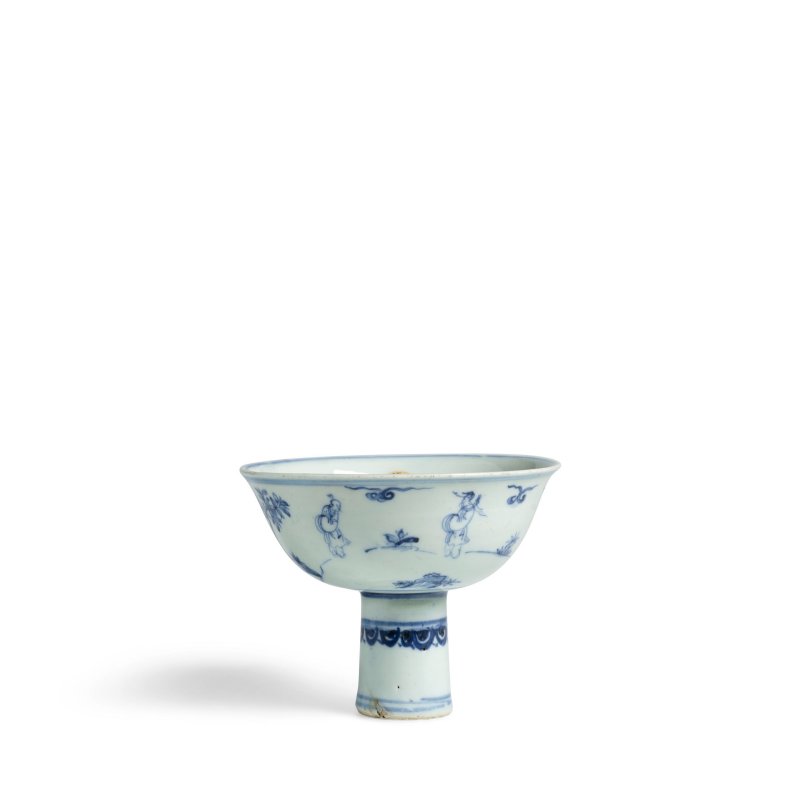 明成化/弘治初期 珍稀青花人物故事圖高足碗 | A RARE BLUE AND WHITE 'IMMORTALS' STEM BOWL - 图7