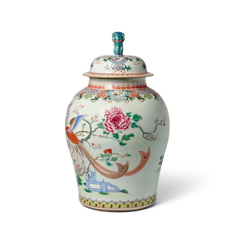 清乾隆 粉彩牡丹鳳紋蓋瓶 | A FAMILLE-ROSE 'PHOENIX' BALUSTER JAR AND COVER - 图8