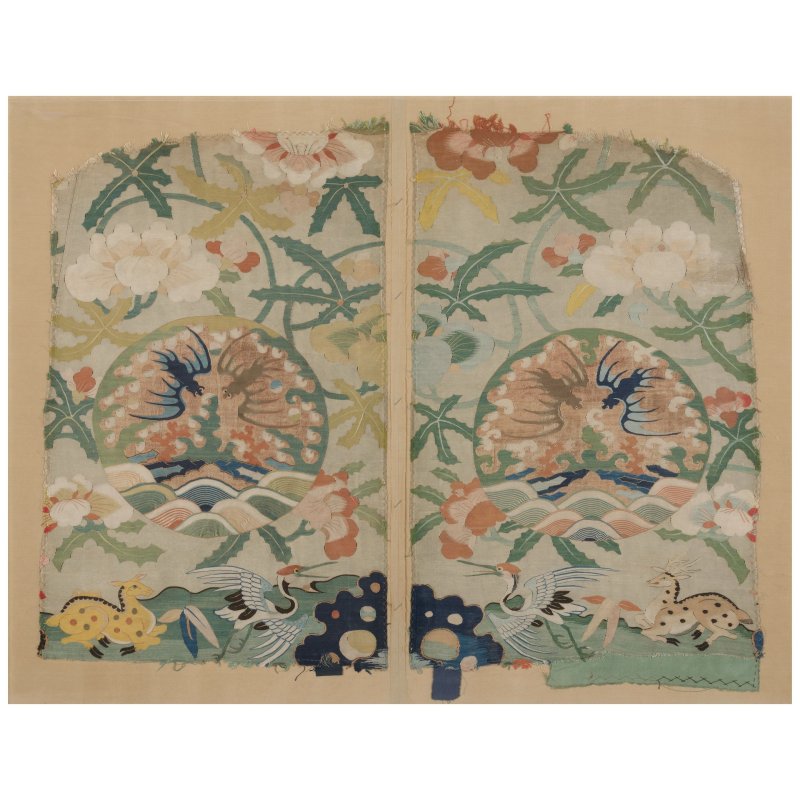 十七/十八世紀 緙絲福祿壽紋織片一對 | A PAIR OF KESI 'BATS, DEER AND CRANE' PANELS