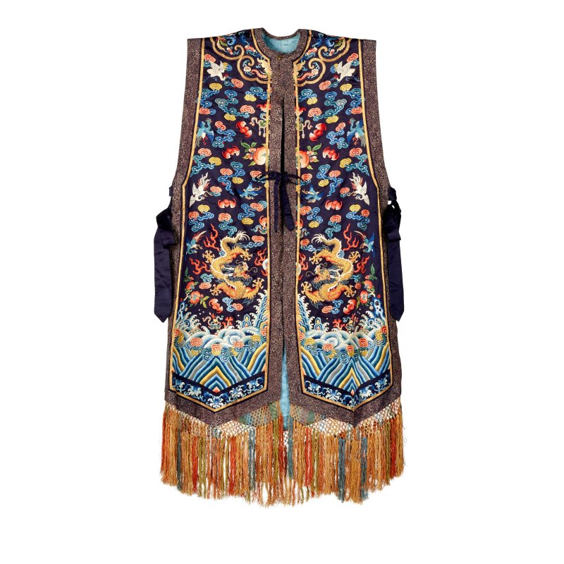 十九世紀 藏青地綉龍紋霞帔 | A SILK EMBROIDERED COURT VEST, XIAPEI