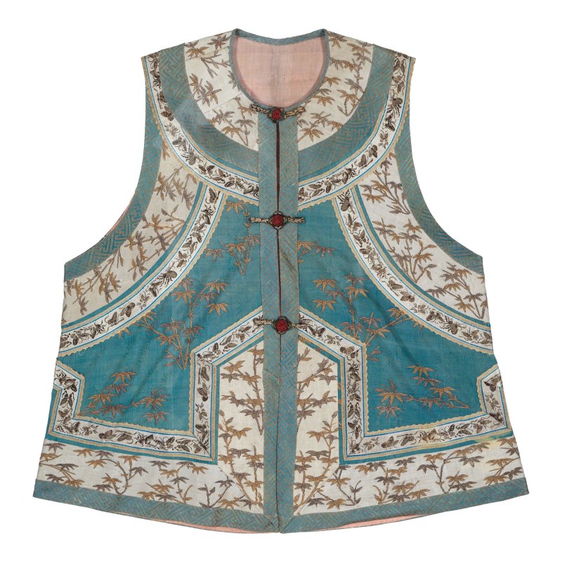 十九世紀末/二十世紀初 孔雀藍地緙絲竹葉紋對襟坎肩 | A TURQUOISE-GROUND KESI 'BAMBOO' VEST, KANJIAN