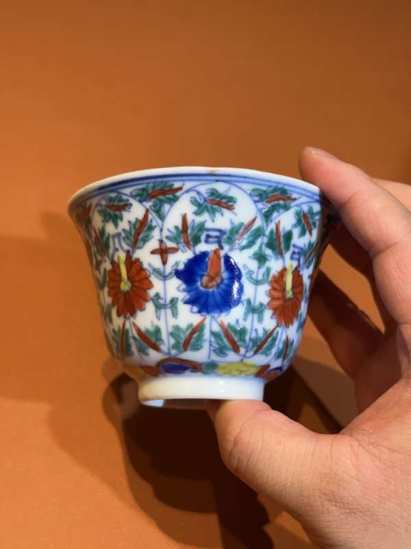 晚清 清晚期 斗彩莲托八宝纹杯 - 图7
