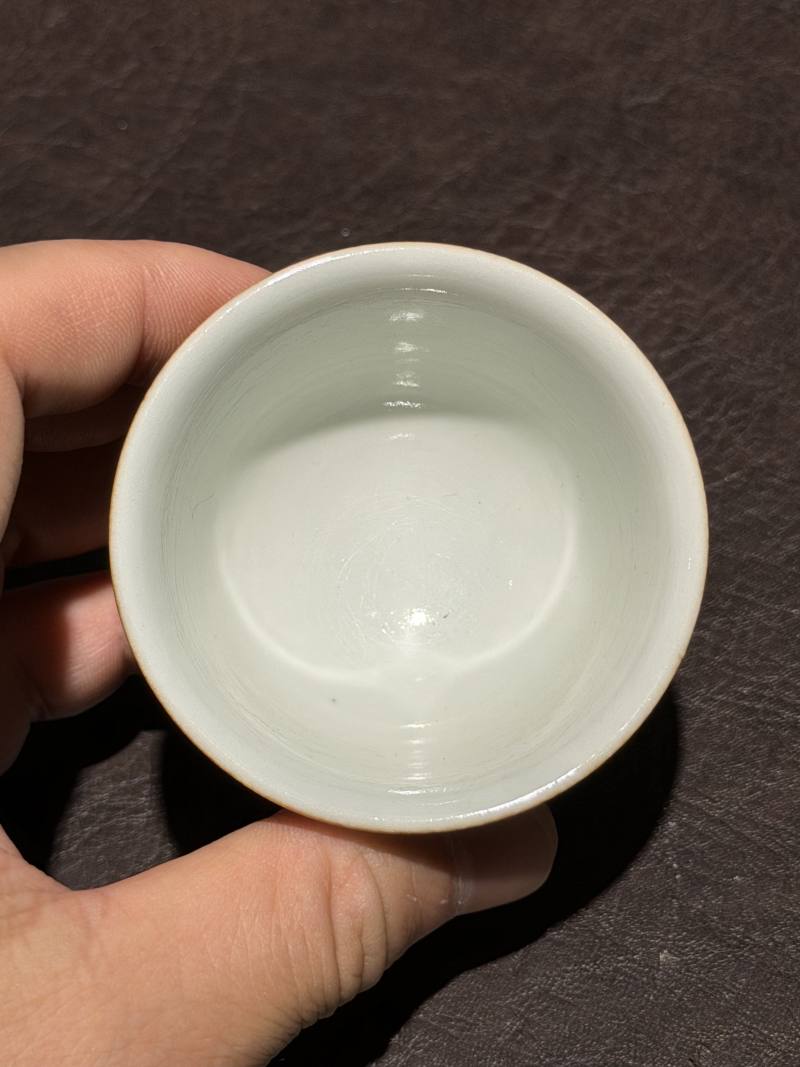 清乾隆 粉彩三狮纹杯 - 图6