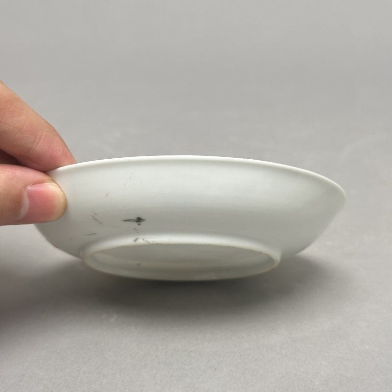 清雍正 墨地粉彩西洋人物杯碟一套 - 图9