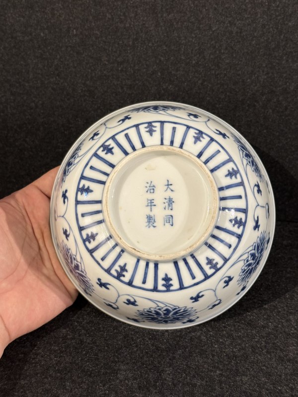 清同治 青花纏枝蓮紋碗 - 图5