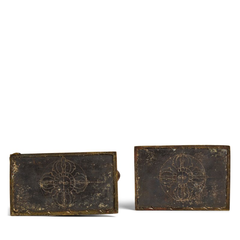 十七/十八世紀 鎏金銅道教人物坐像兩尊 | TWO GILT-BRONZE SEATED DAOIST FIGURES - 图7