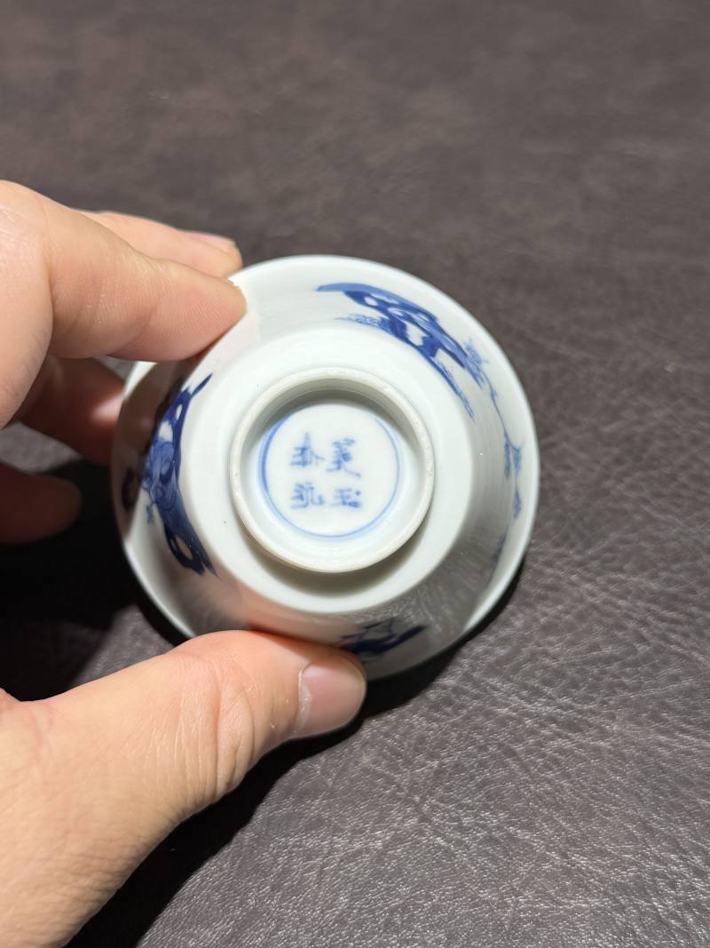 清康熙 青花三娘教子图杯 - 图7