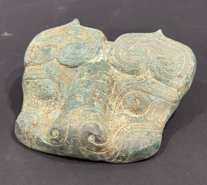 銅質大型饕餮紋獸面 - 图2