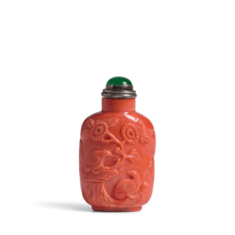 十九世紀 珊瑚雕「英雄圖」鼻煙壺一件 | A CORAL CARVED SNUFF BOTTLE - 图3