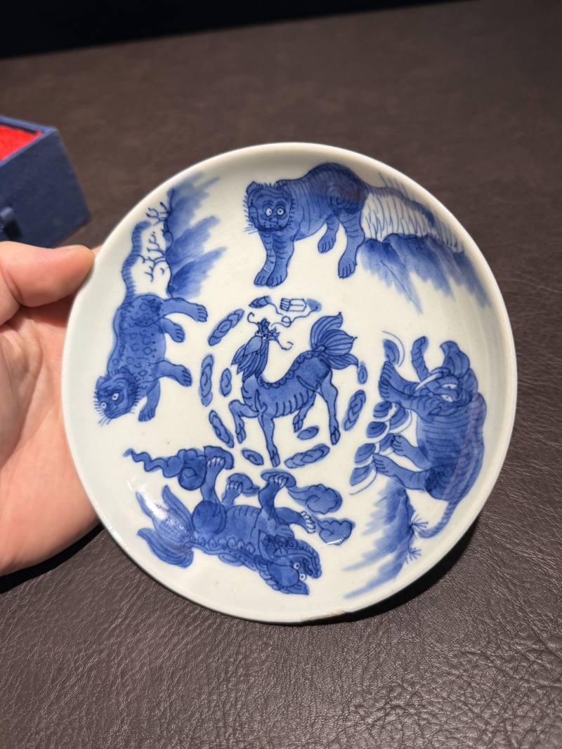 清顺治 青花瑞兽纹盘一对 - 图7