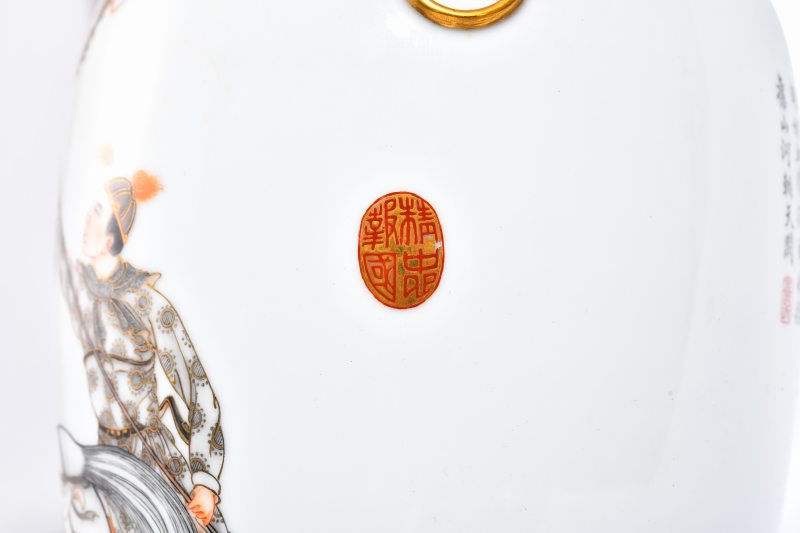 1950-60年代 周湘浦 墨彩描金岳飛滿江紅圖獸耳瓶 - 图5
