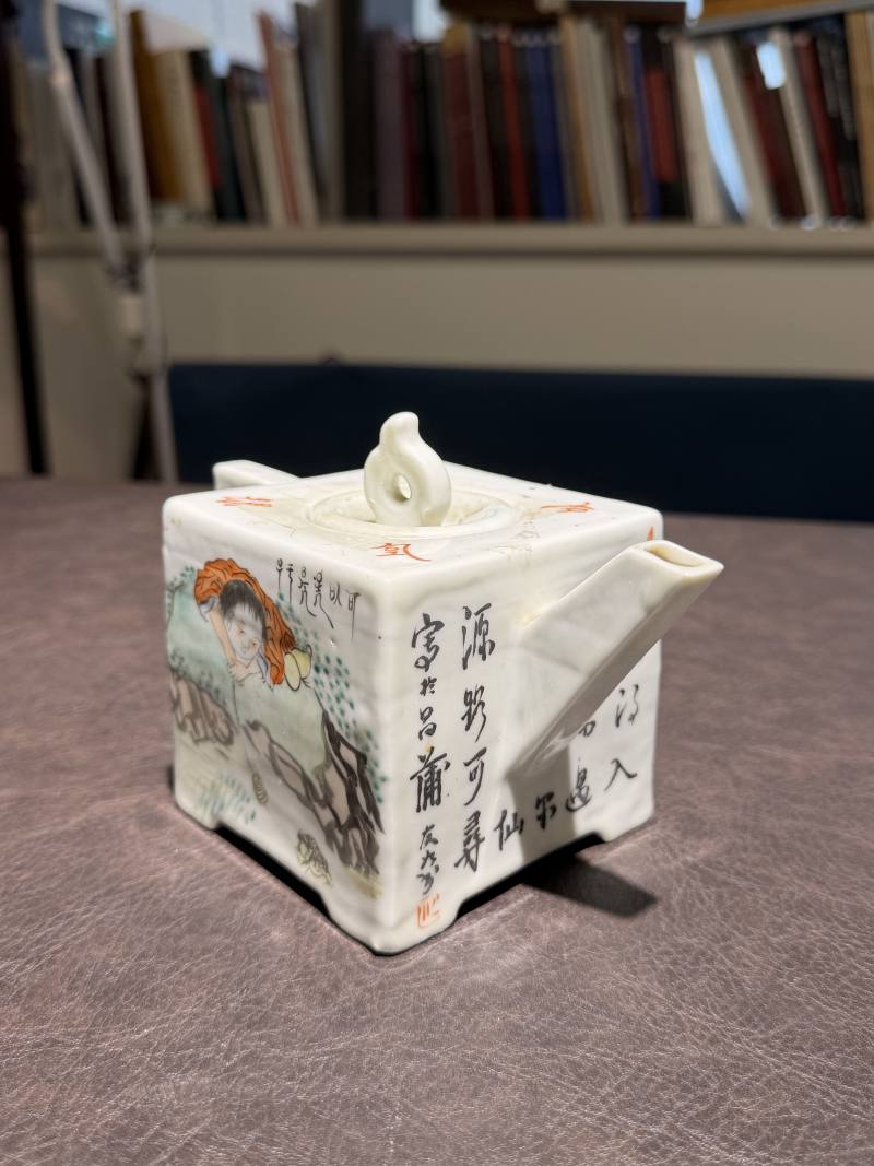 民国 “友松”款浅绛彩人物诗文四方茶壶 - 图3