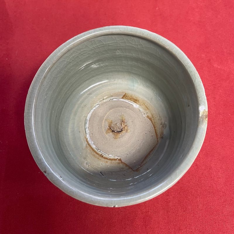 明 龙泉窑暗刻海水纹三足鬲式炉 - 图6