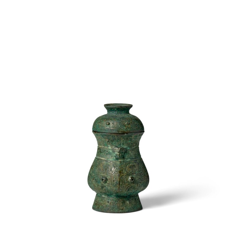 商晚期/西周早期 青銅觶 | AN ARCHAIC BRONZE WINE VESSEL AND COVER, ZHI - 图1